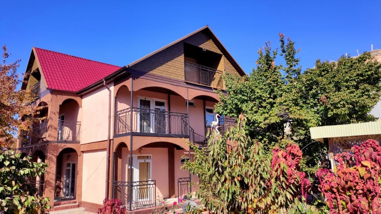 Hotel Natalia Kaji-Say Zewnętrze zdjęcie
